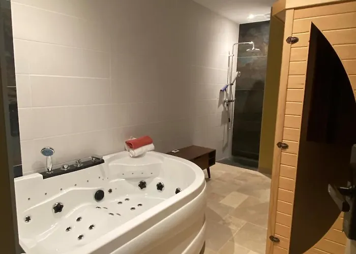 La P'tite Hirondelle 3*