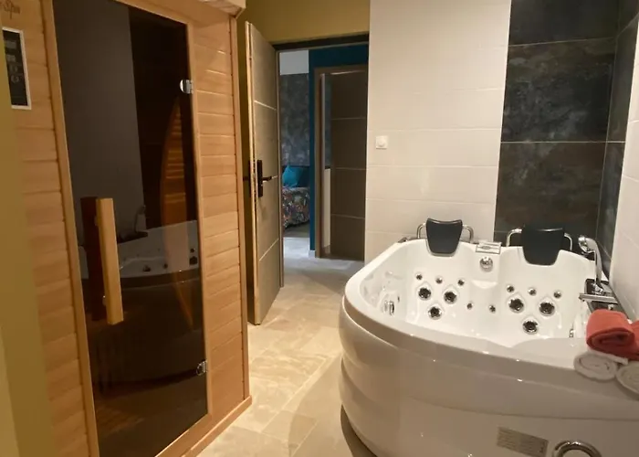 La P'tite Hirondelle 3*