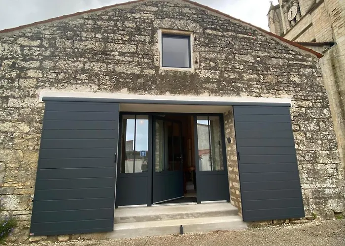 La P'tite Hirondelle Couette-café Les Magnils-Reigniers